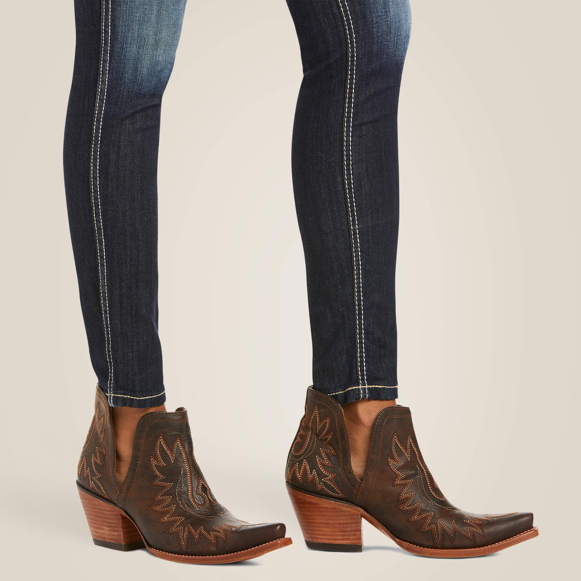 Ariat Women's REAL Mid Rise Stretch Outseam Ella Skinny Jean - Image 4