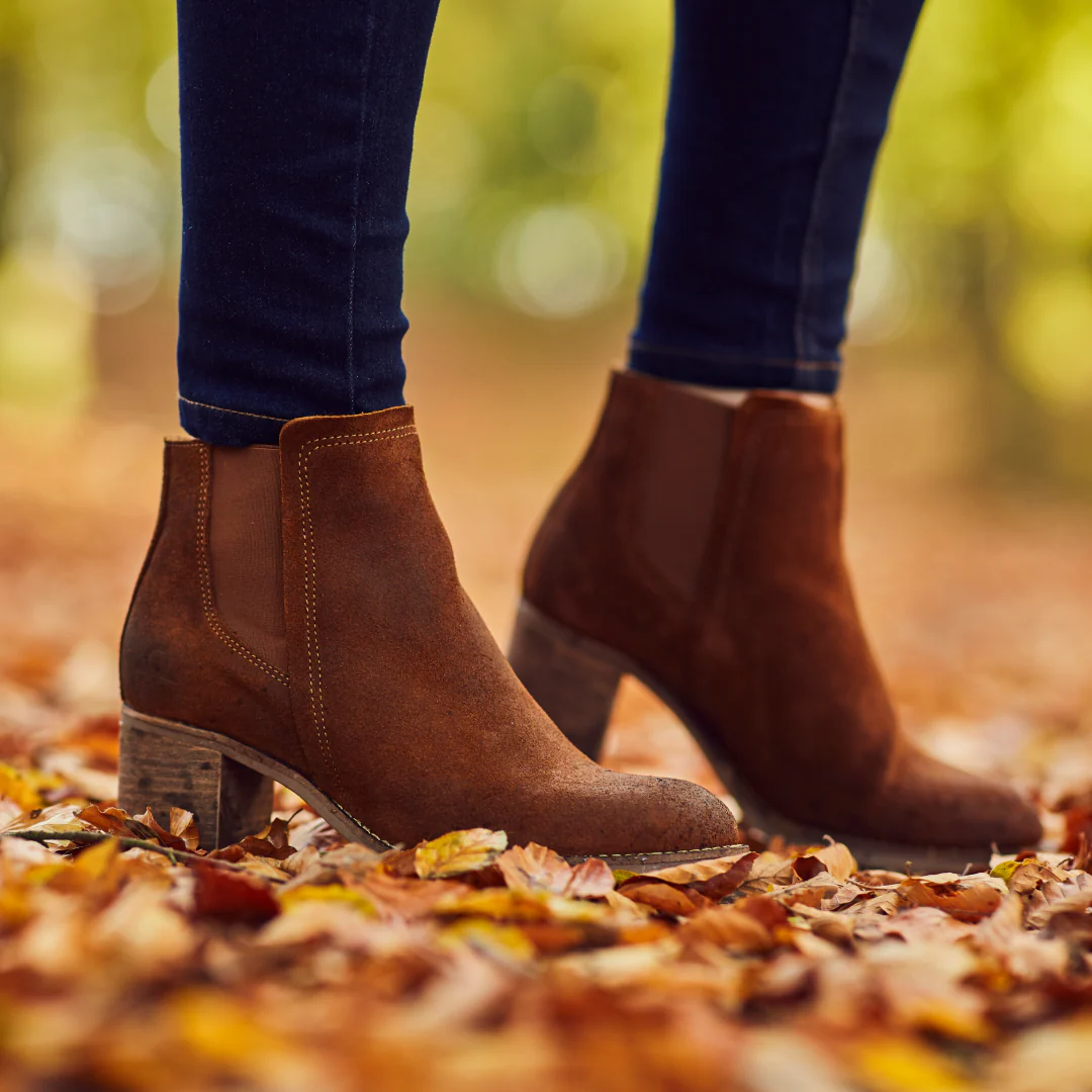 Chatham Ladies Savannah Suede Heeled Chelsea Boots - Image 2