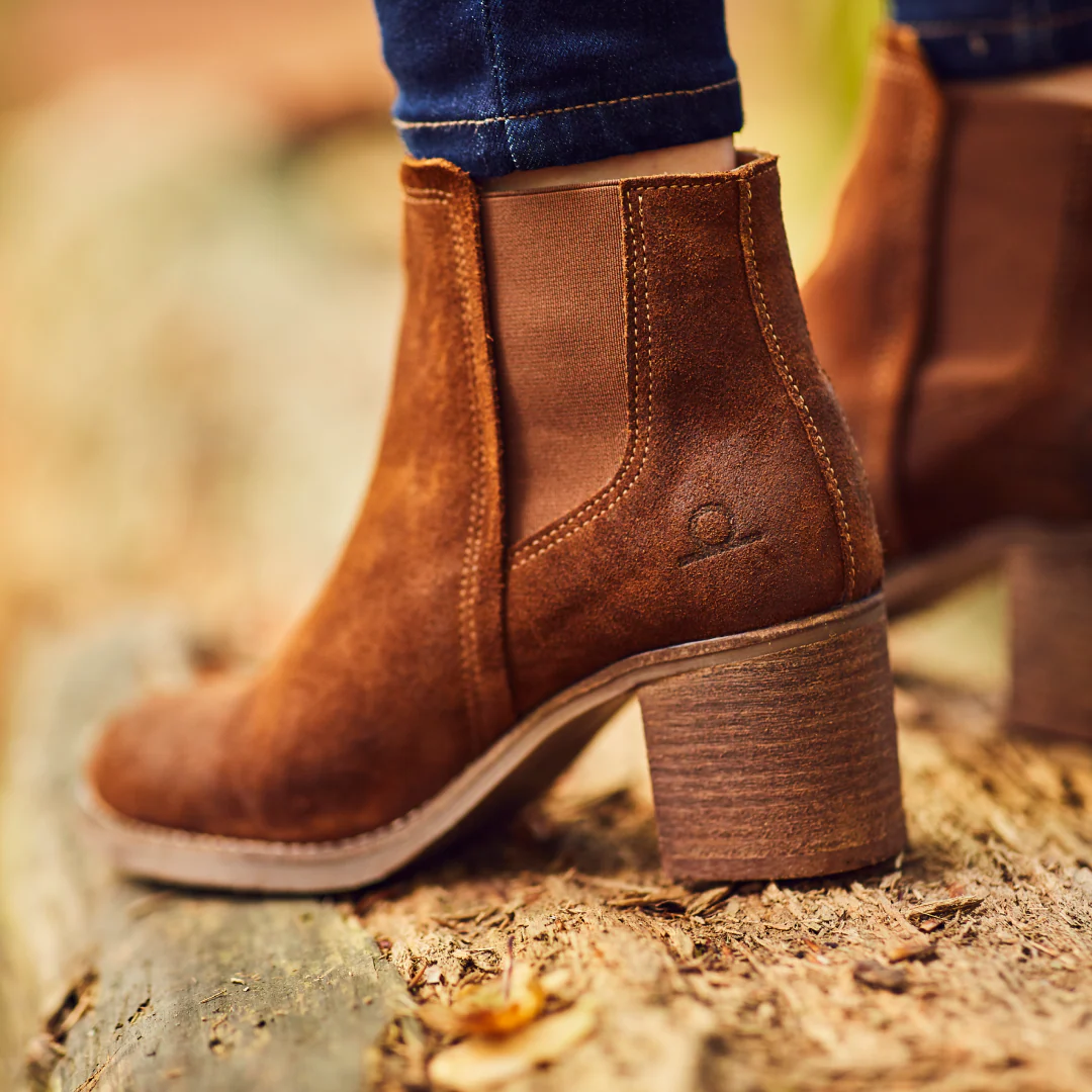 Chatham Ladies Savannah Suede Heeled Chelsea Boots - Image 3