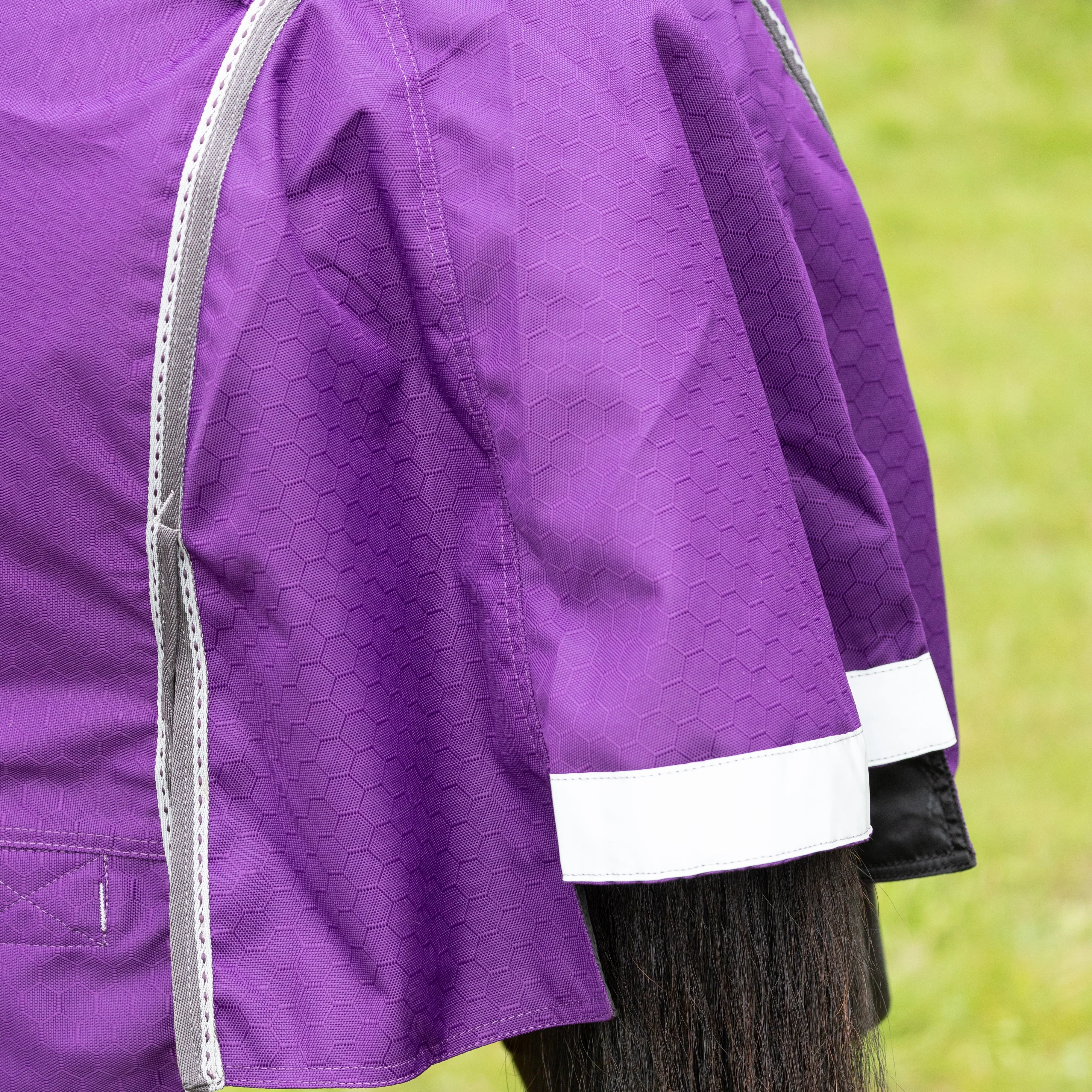 DefenceX Shield 0g Turnout Rug with Detachable Neck - Image 4