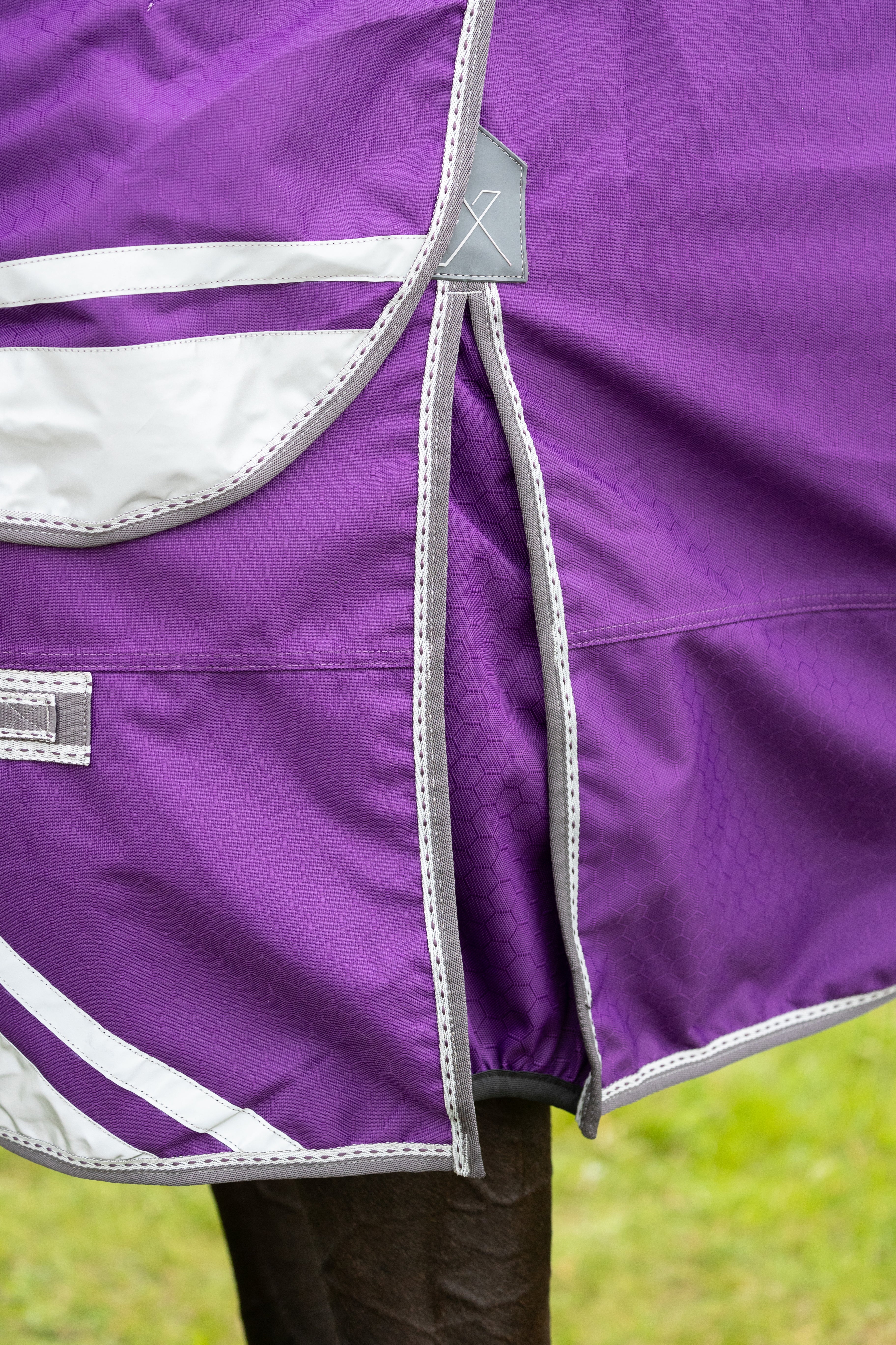 DefenceX Shield 0g Turnout Rug with Detachable Neck - Image 5