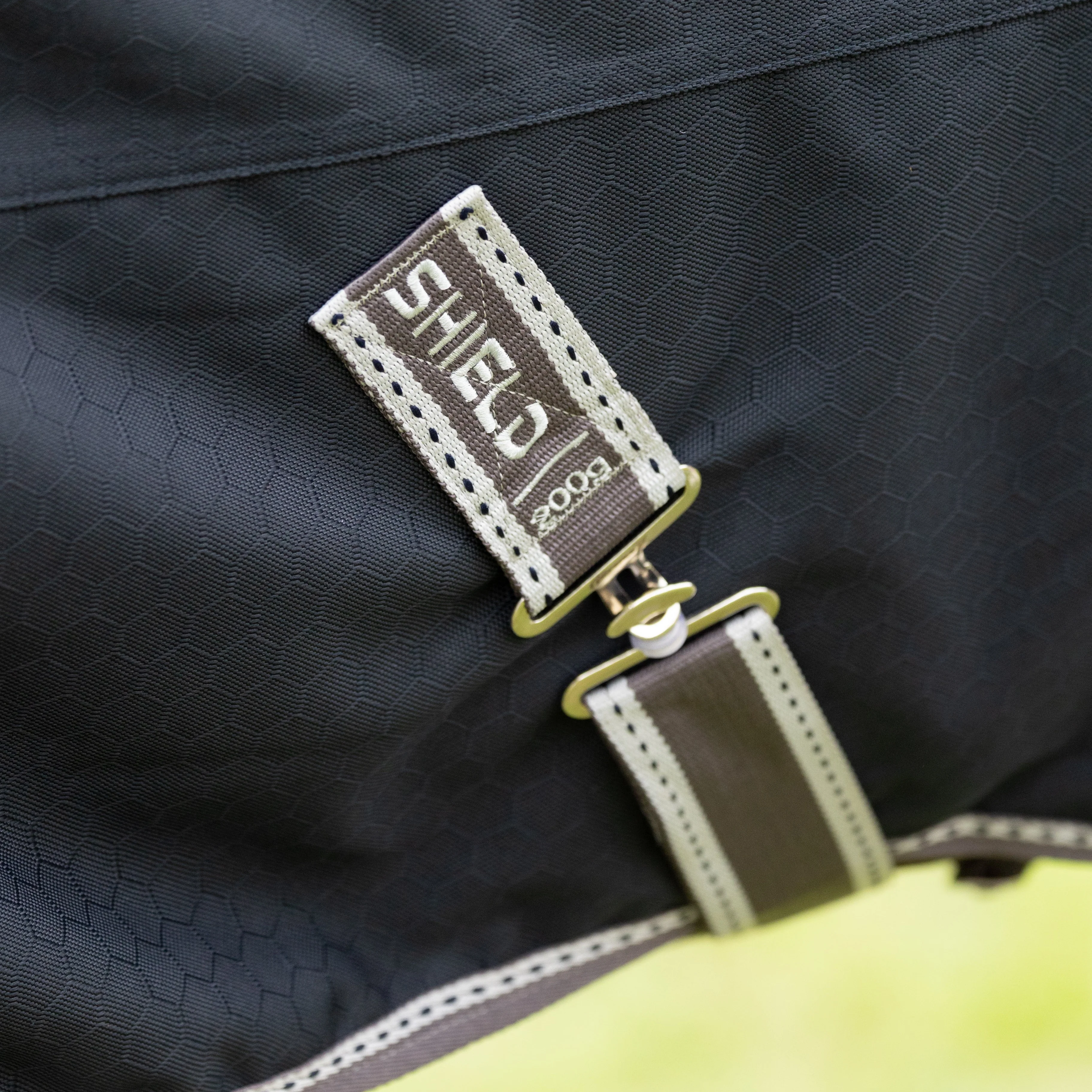 DefenceX Shield 200g Turnout Rug with Detachable Neck - Image 4