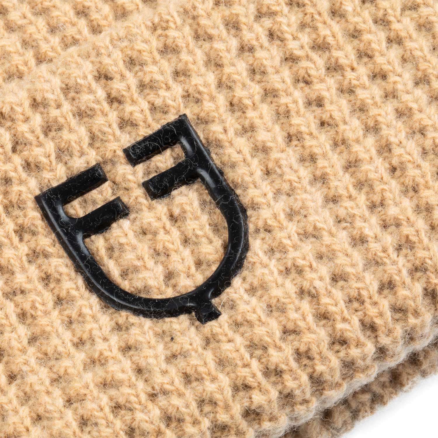 Equestro Unisex Ribbed Wool Beanie With Logo - Image 11