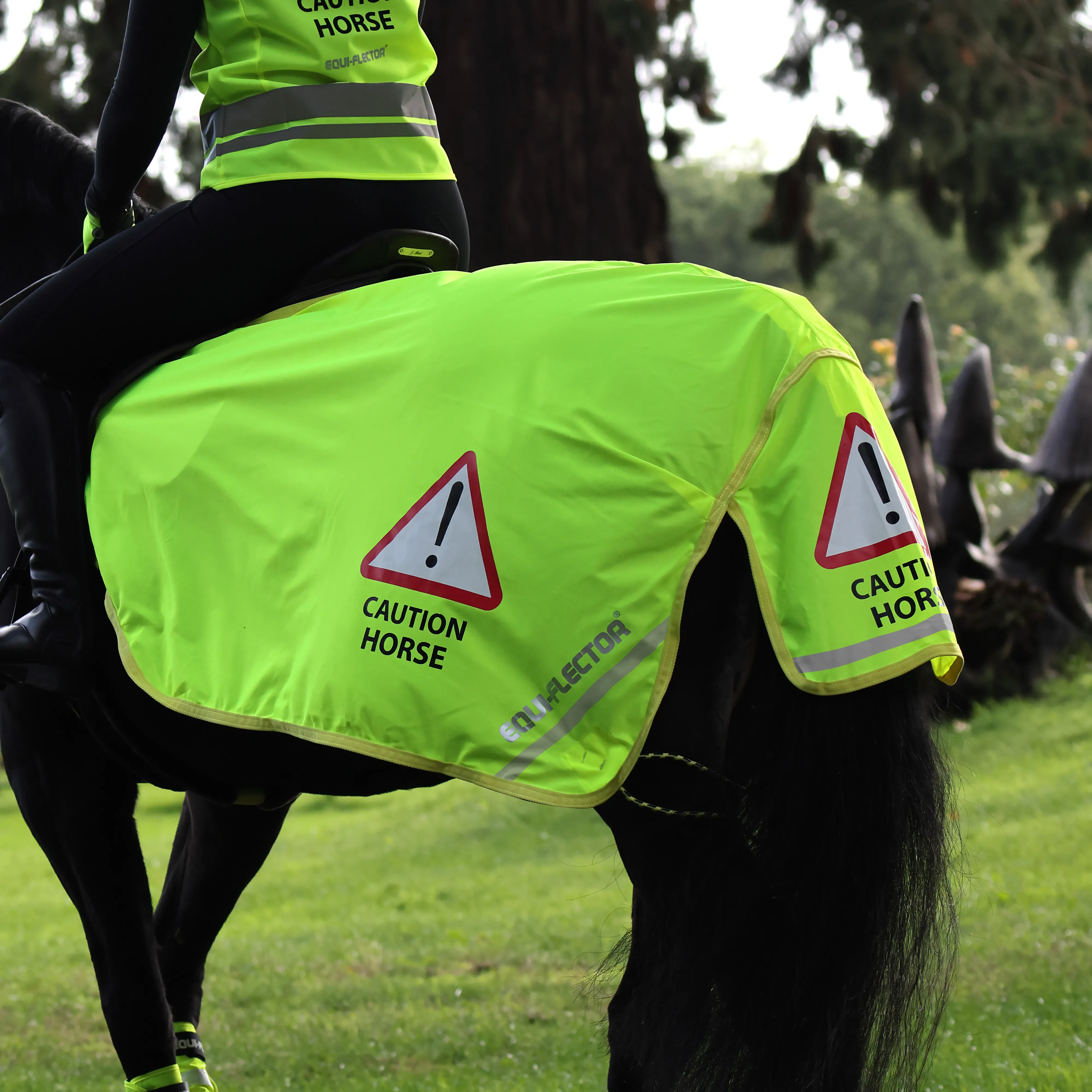 Shires EQUI-FLECTOR Mesh Exercise Sheet - Image 5