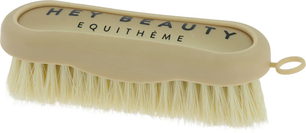 Equitheme Je Taime Face Brush - Image 7