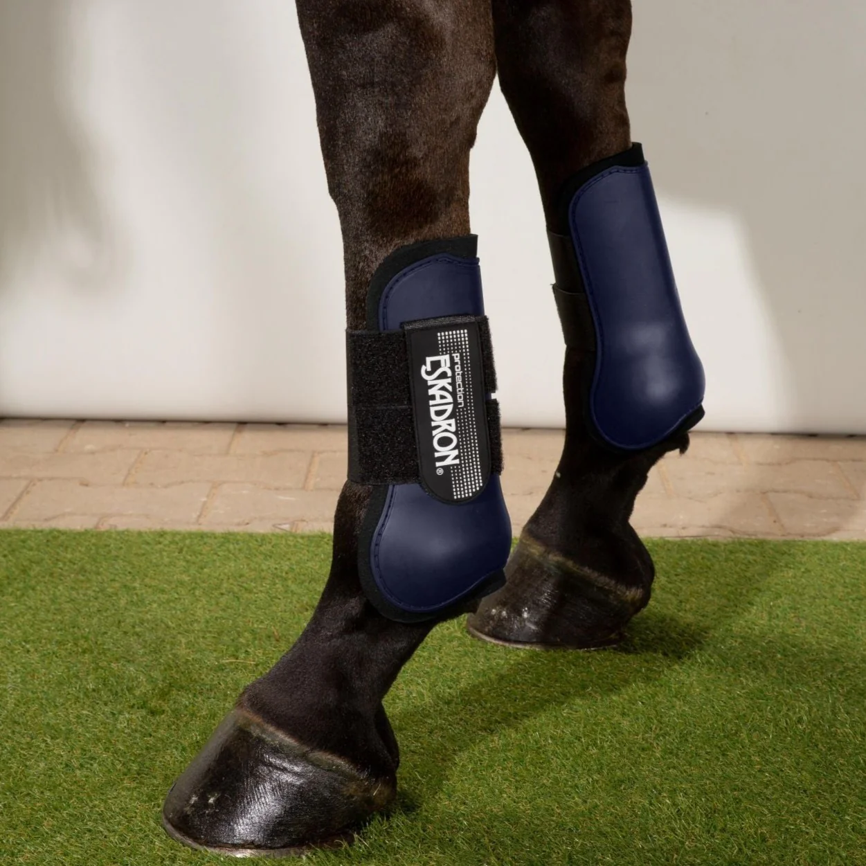 Eskadron Tendon Boots - Image 6