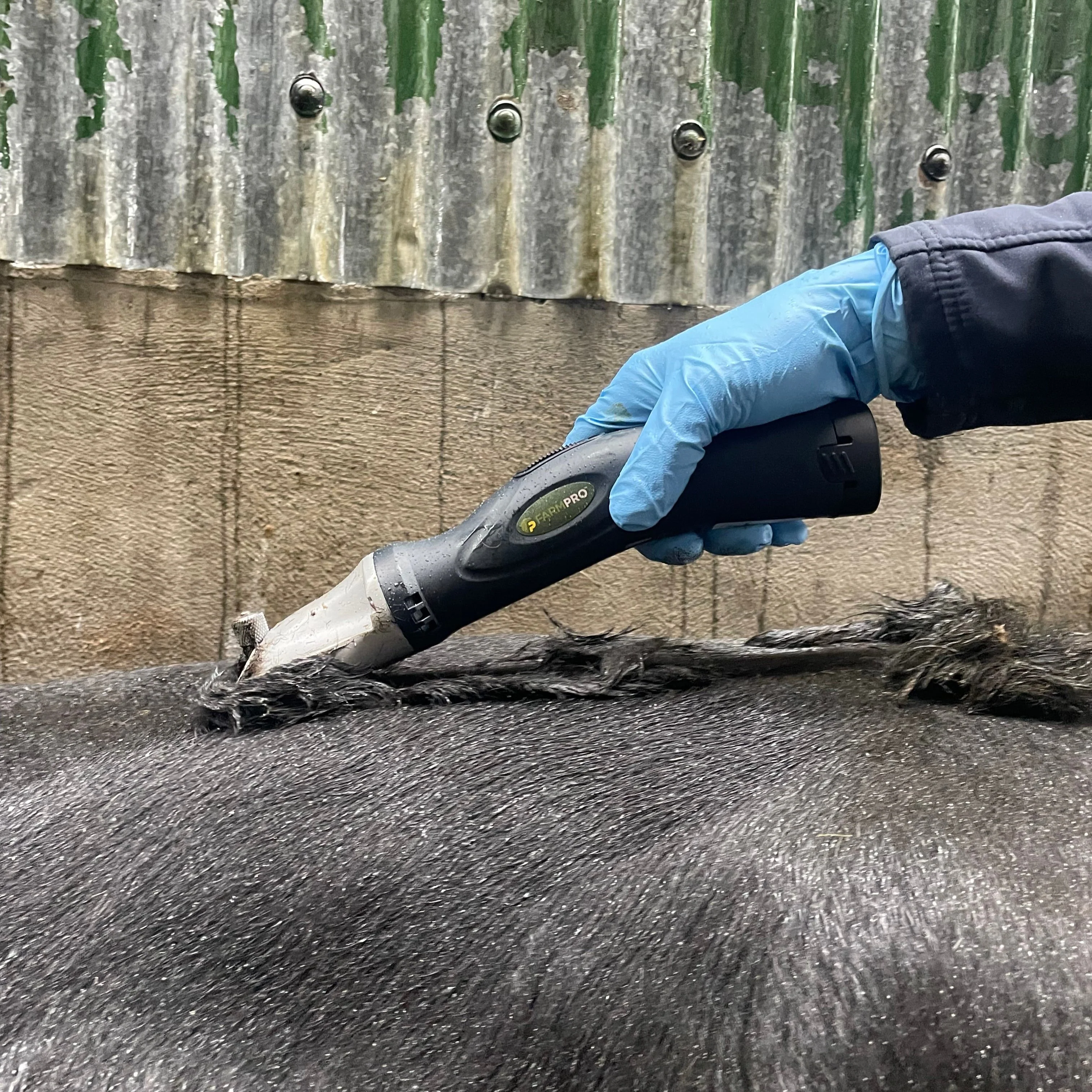 FarmPro Cordless Cattle Clipper - Image 5