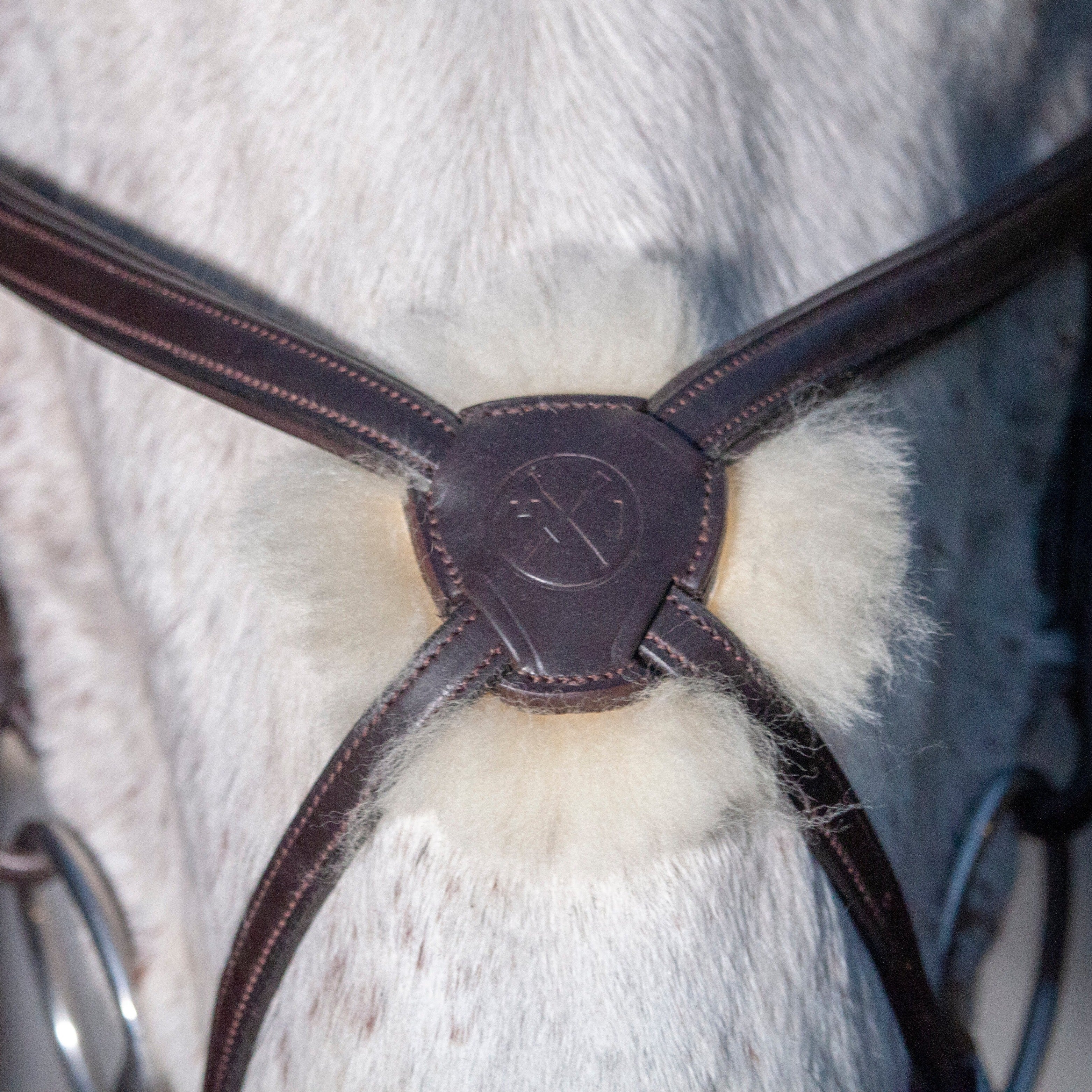 Henry James Figure 8 Sheepskin Grackle Noseband - Image 4