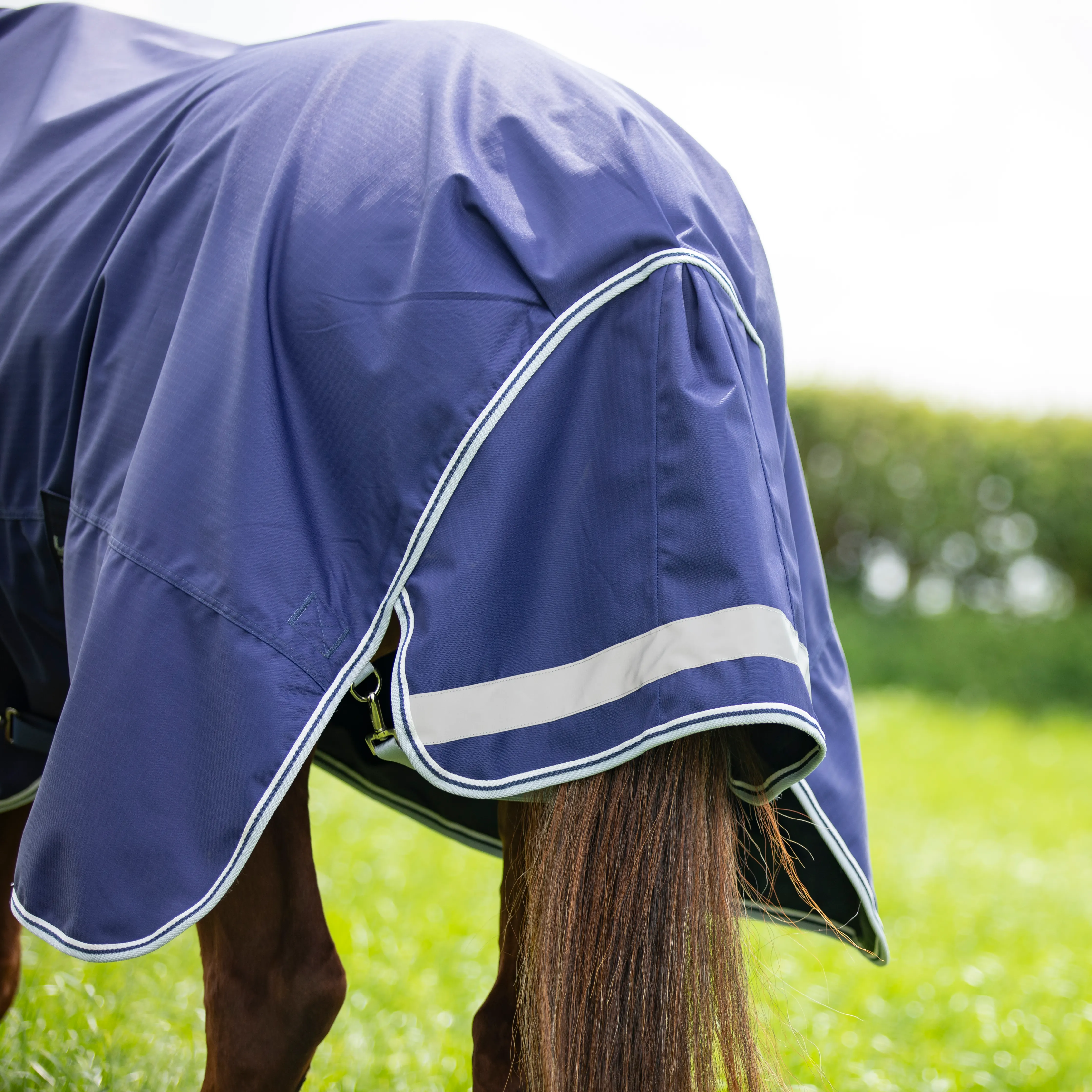 Shires Highlander Original Lite Turnout Rug - Image 20