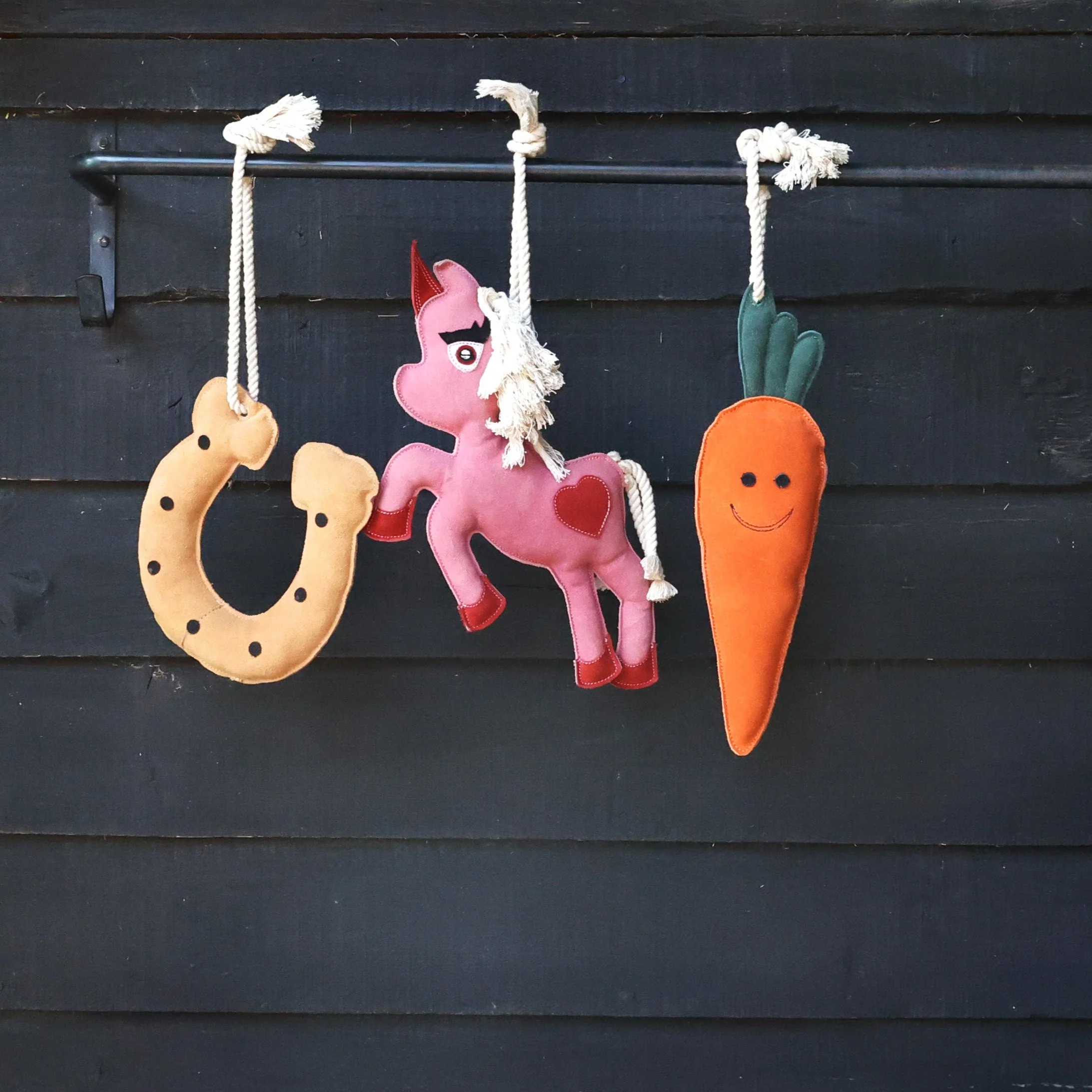 Hy Equestrian Stable Toy - Image 9