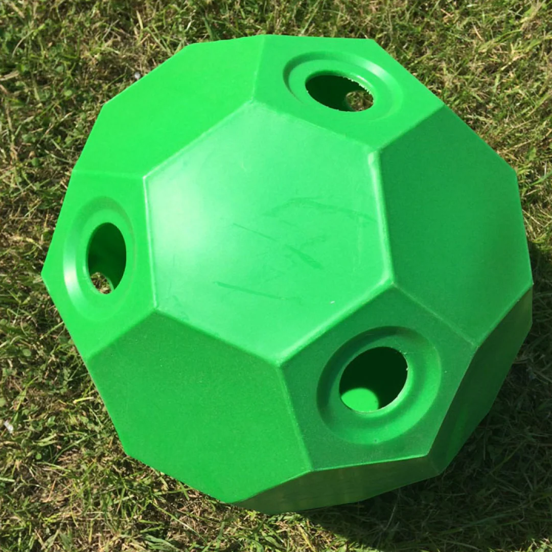 Parallax Plastics Small Holed Hay Play - Image 3