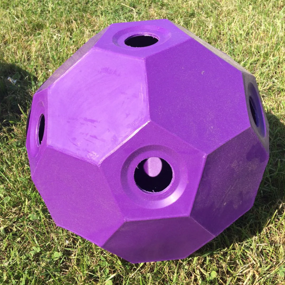 Parallax Plastics Small Holed Hay Play - Image 5