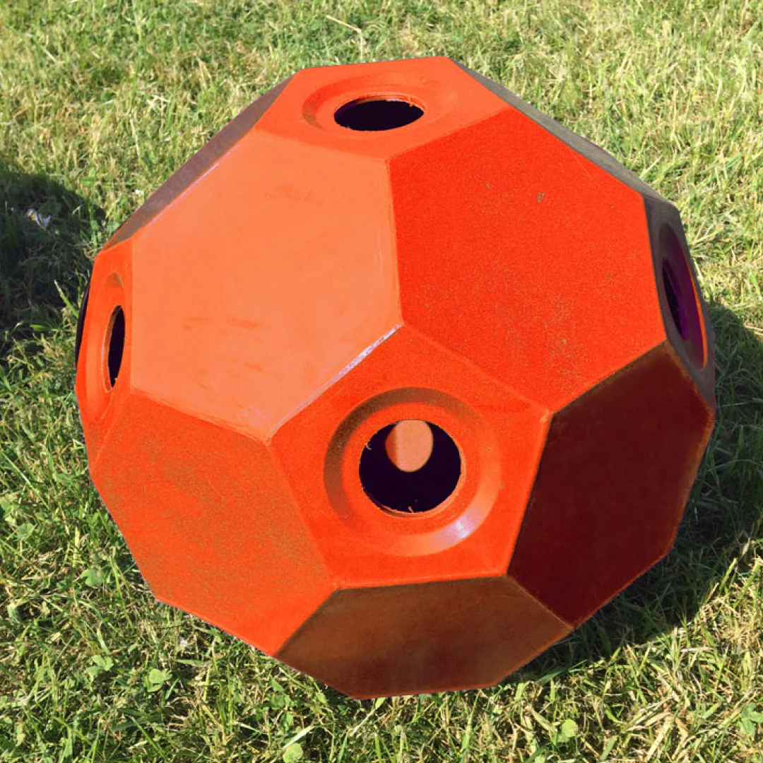 Parallax Plastics Small Holed Hay Play - Image 6