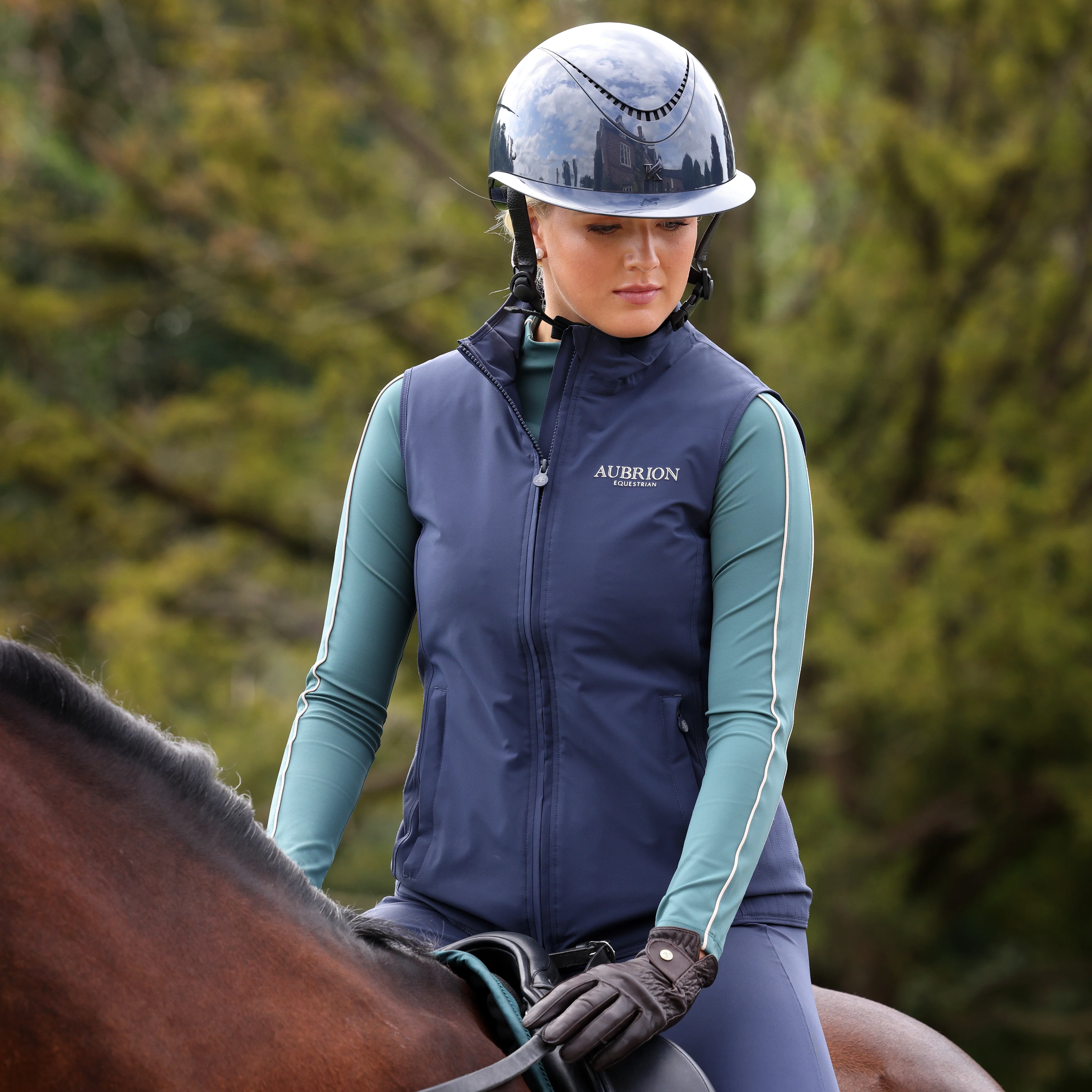 Shires Aubrion Equestrian Gilet - Image 12