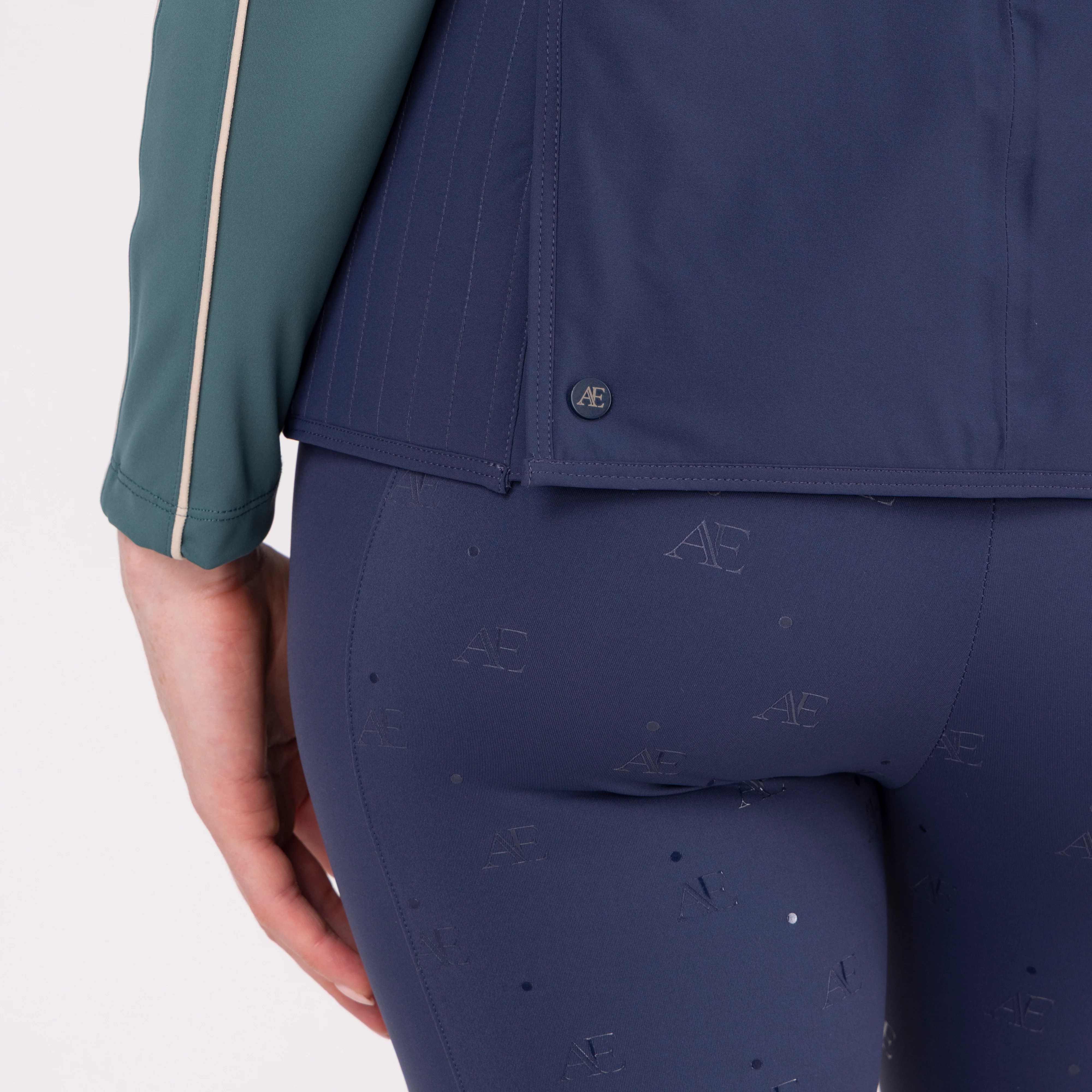 Shires Aubrion Equestrian Gilet - Image 9