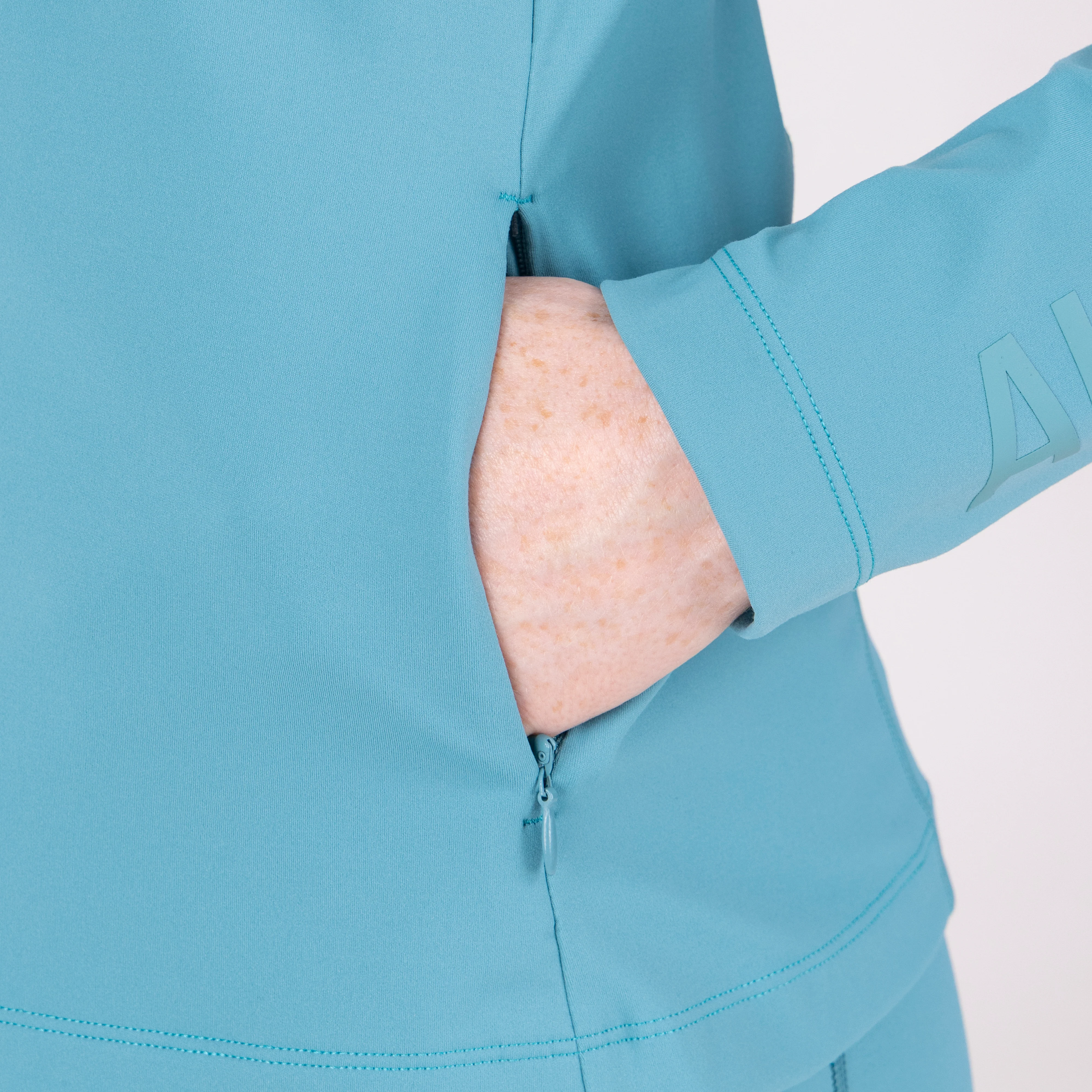 Shires Aubrion Ladies React Non-Stop Mid Layer - Image 9