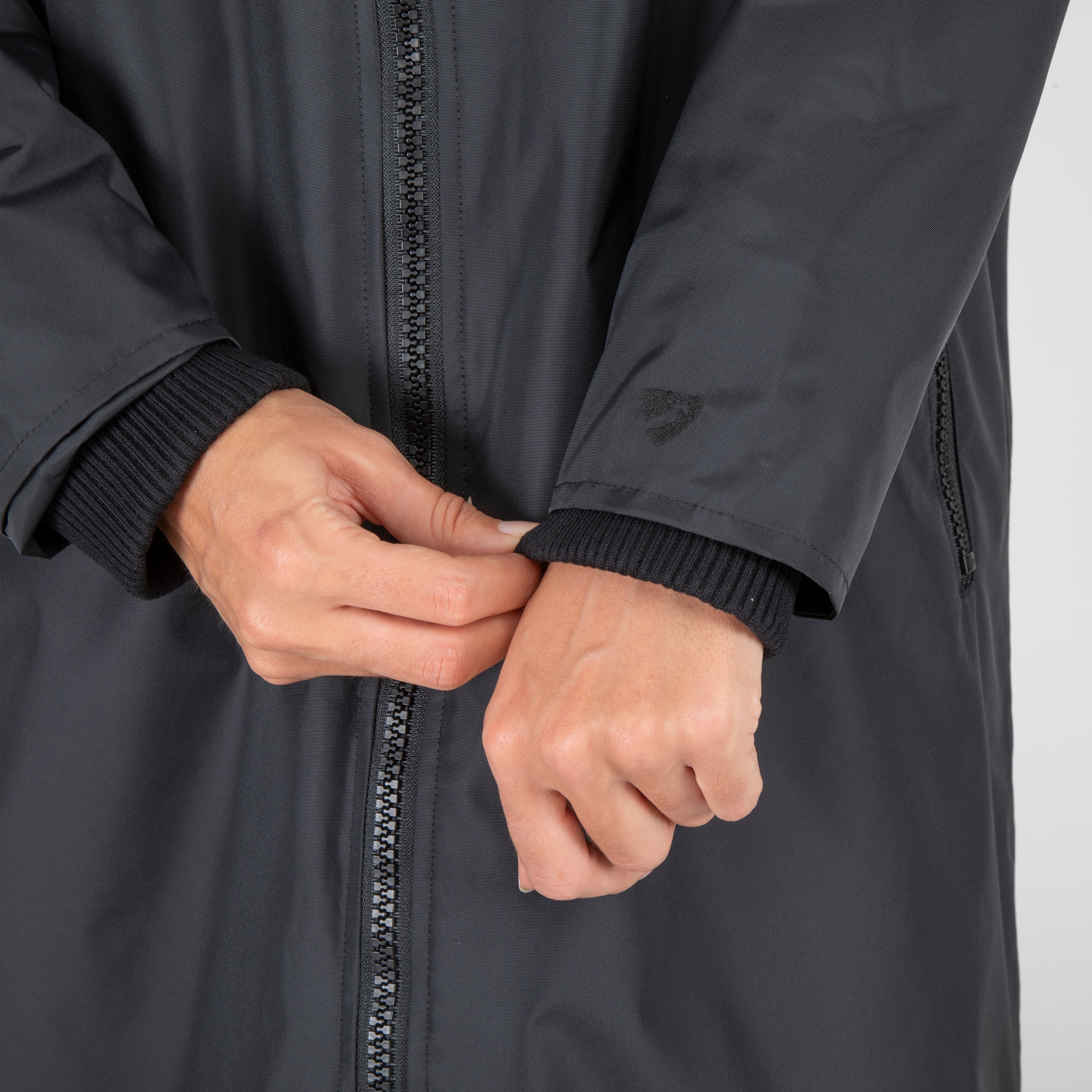 Shires Aubrion Original All Weather Robe - Unisex - Image 5