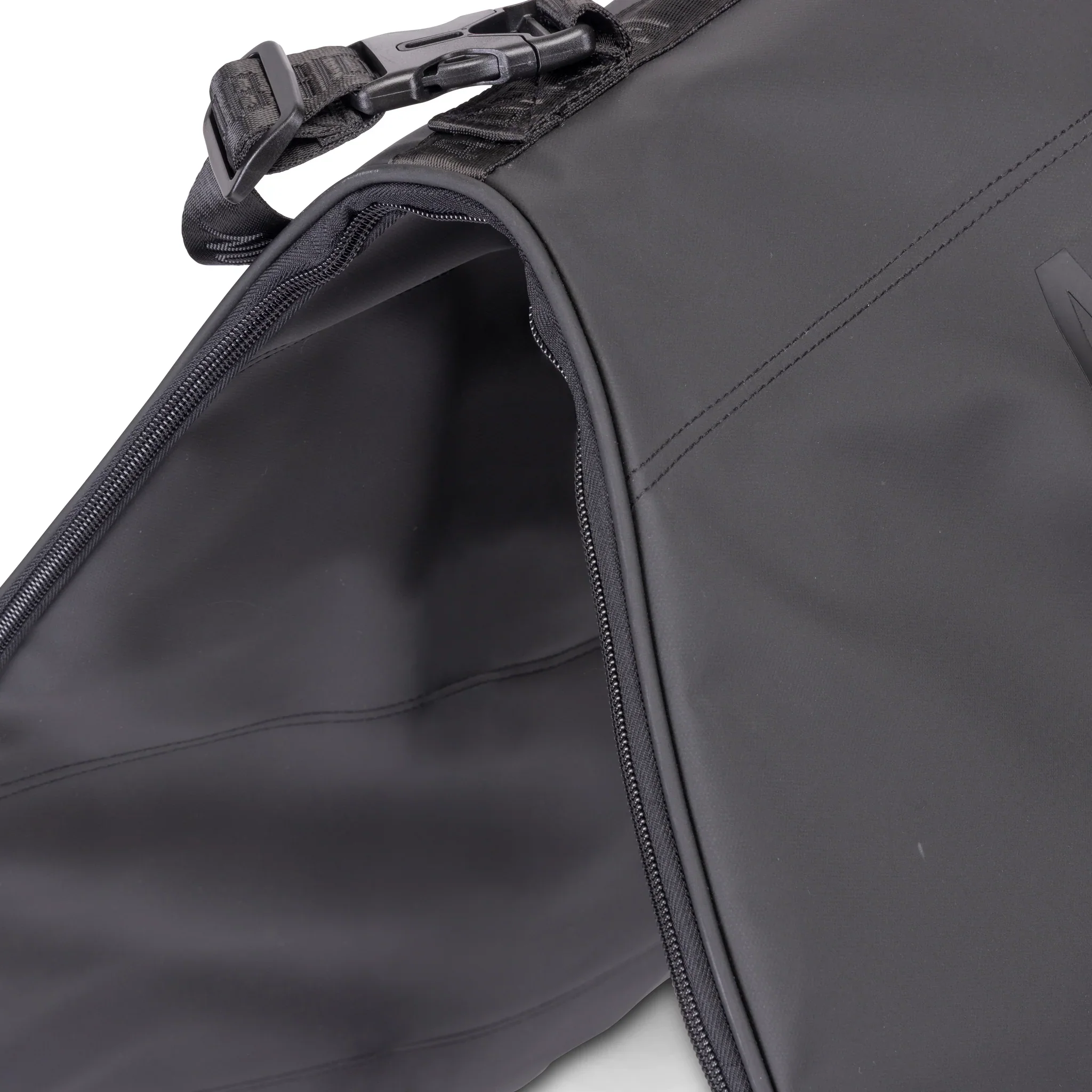 Shires Aubrion React Saddle Bag - Image 3