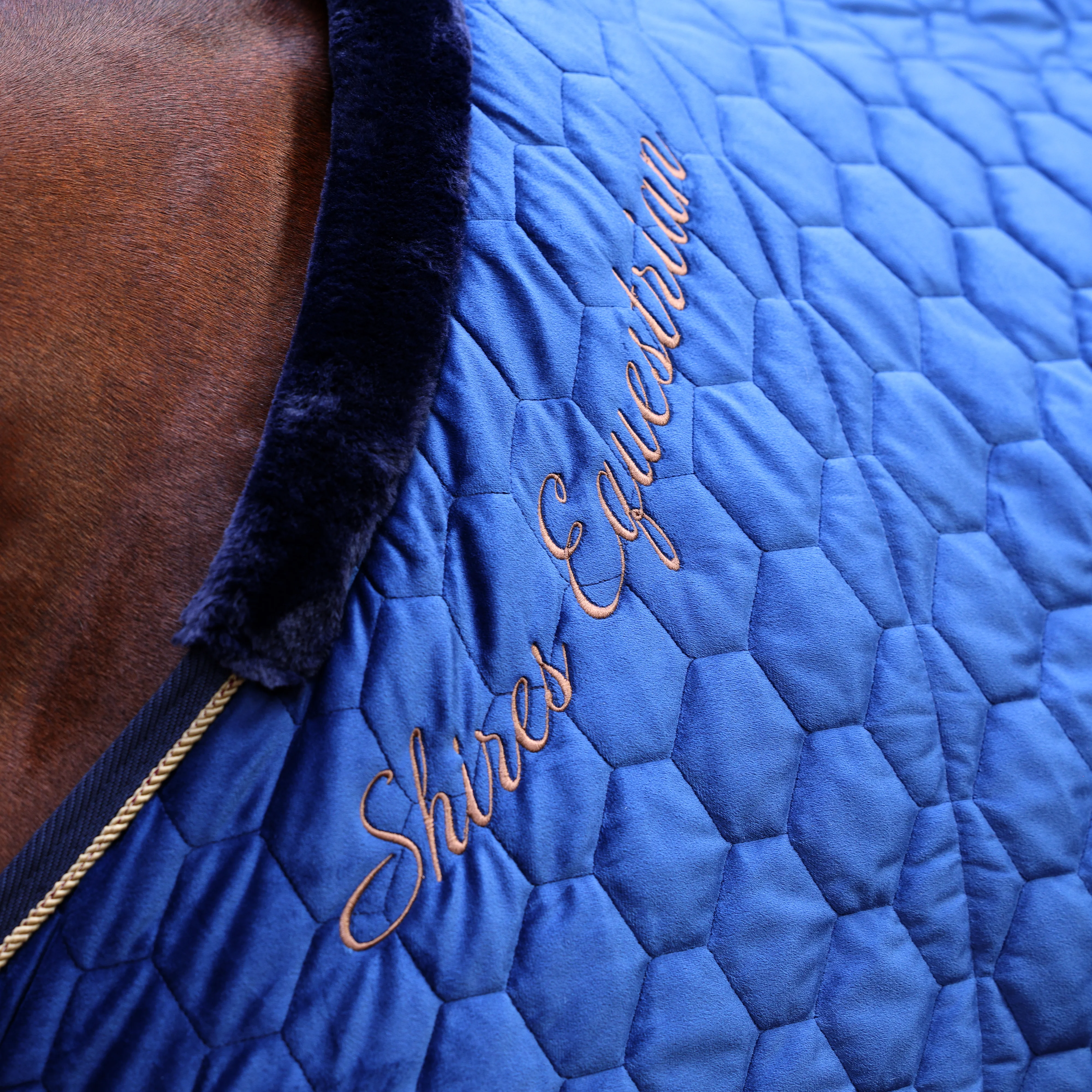 Shires Deluxe Quilted Show Rug - Image 3
