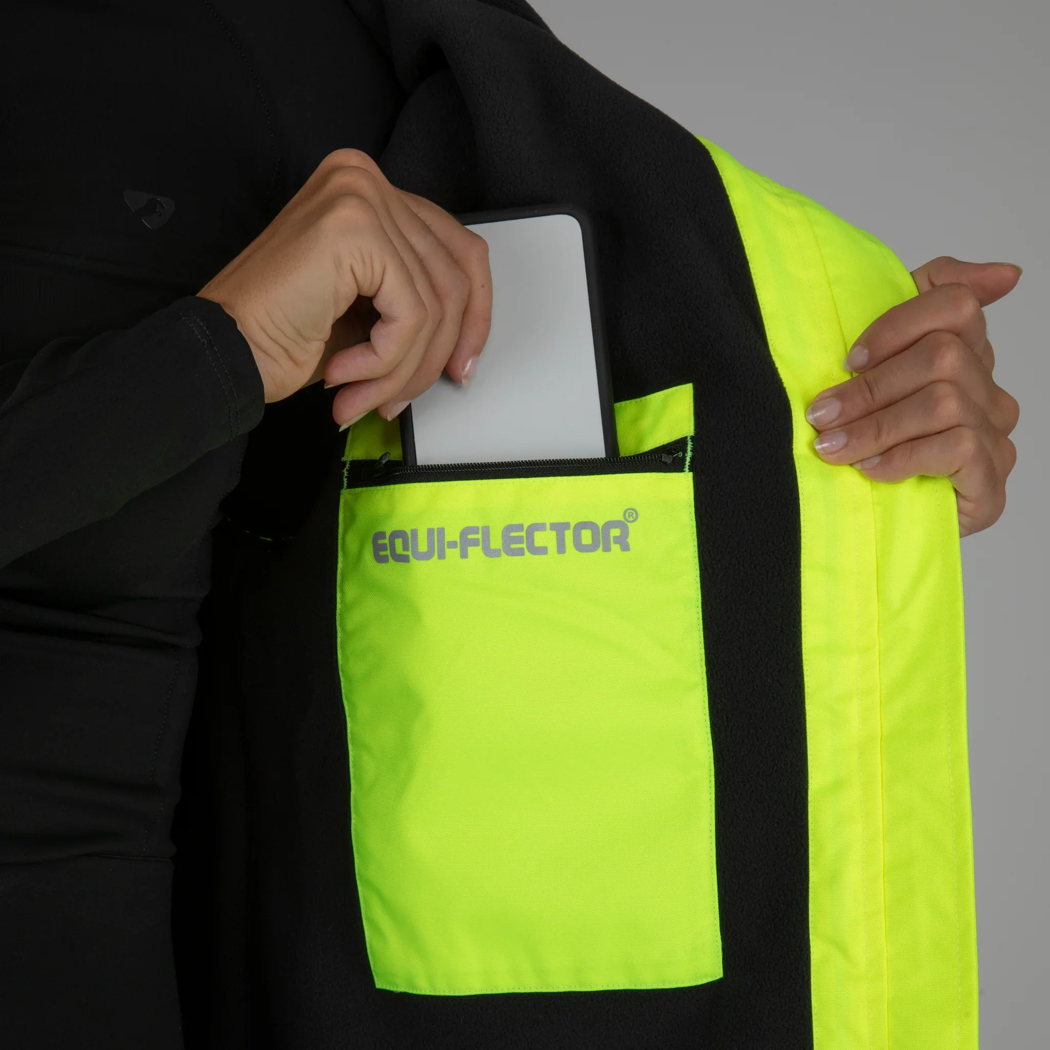 Shires EQUI-FLECTOR® Gilet - Image 4