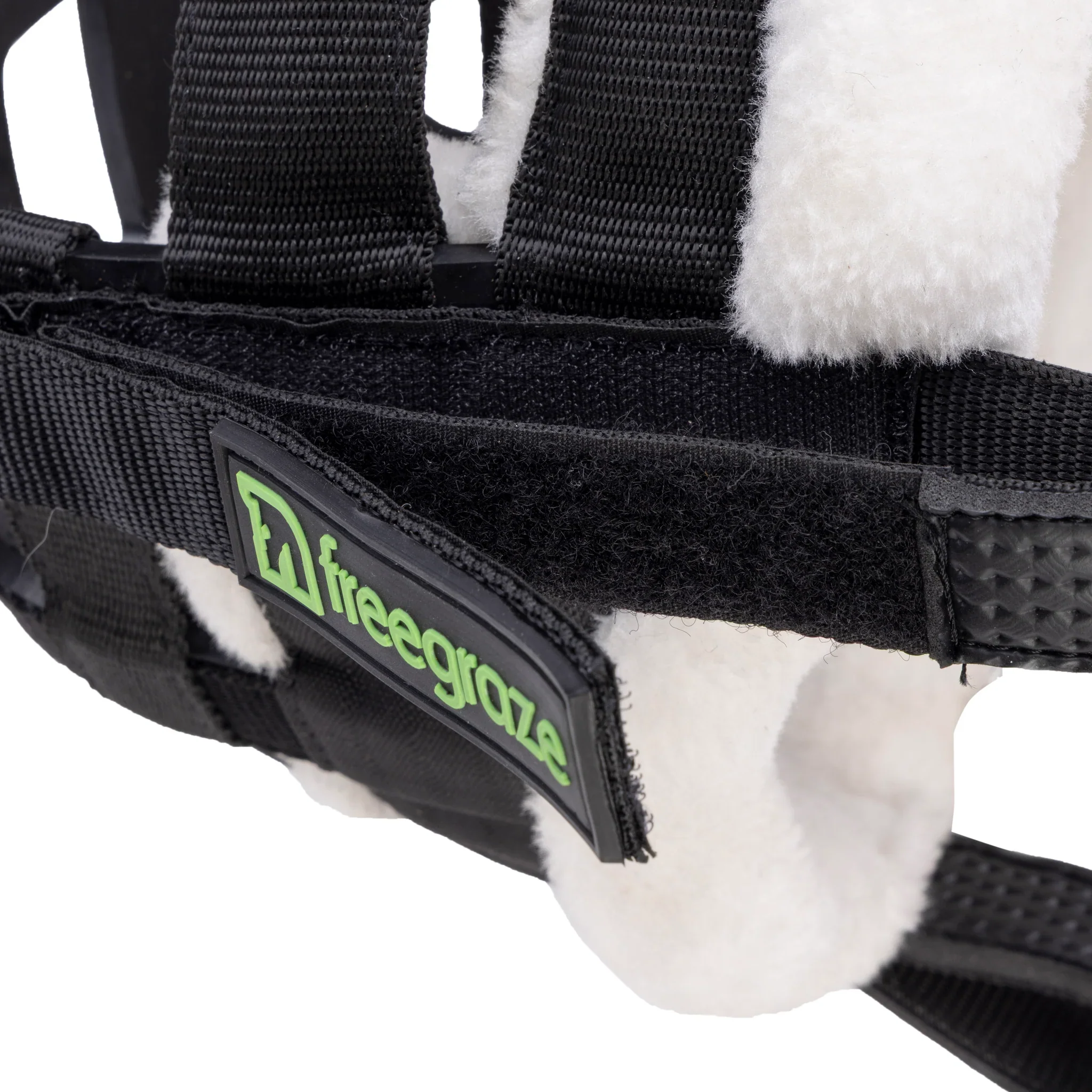 Shires Freegraze Deluxe AirFlow Detachable Grazing Muzzle - Image 5