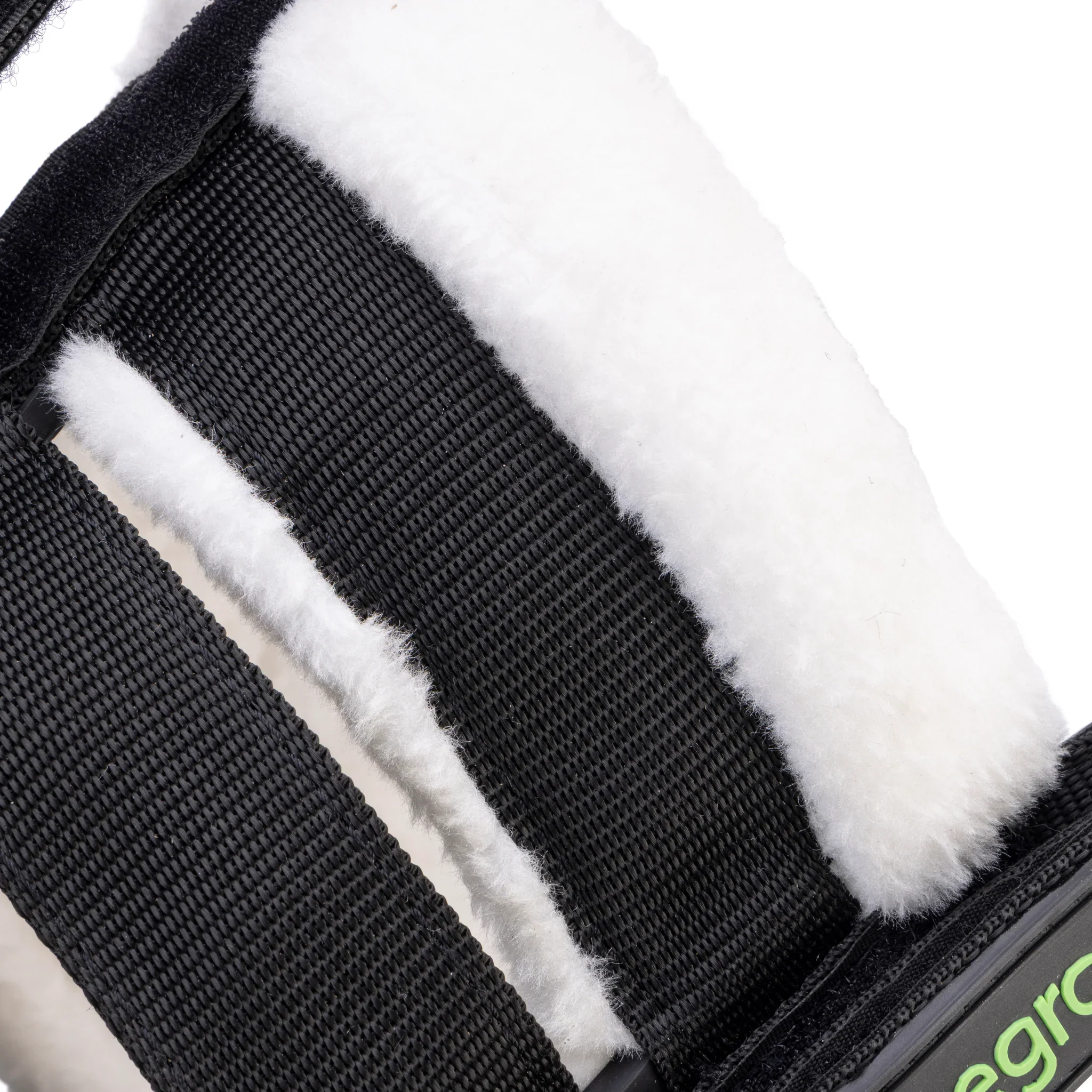 Shires Freegraze Deluxe AirFlow Detachable Grazing Muzzle - Image 6