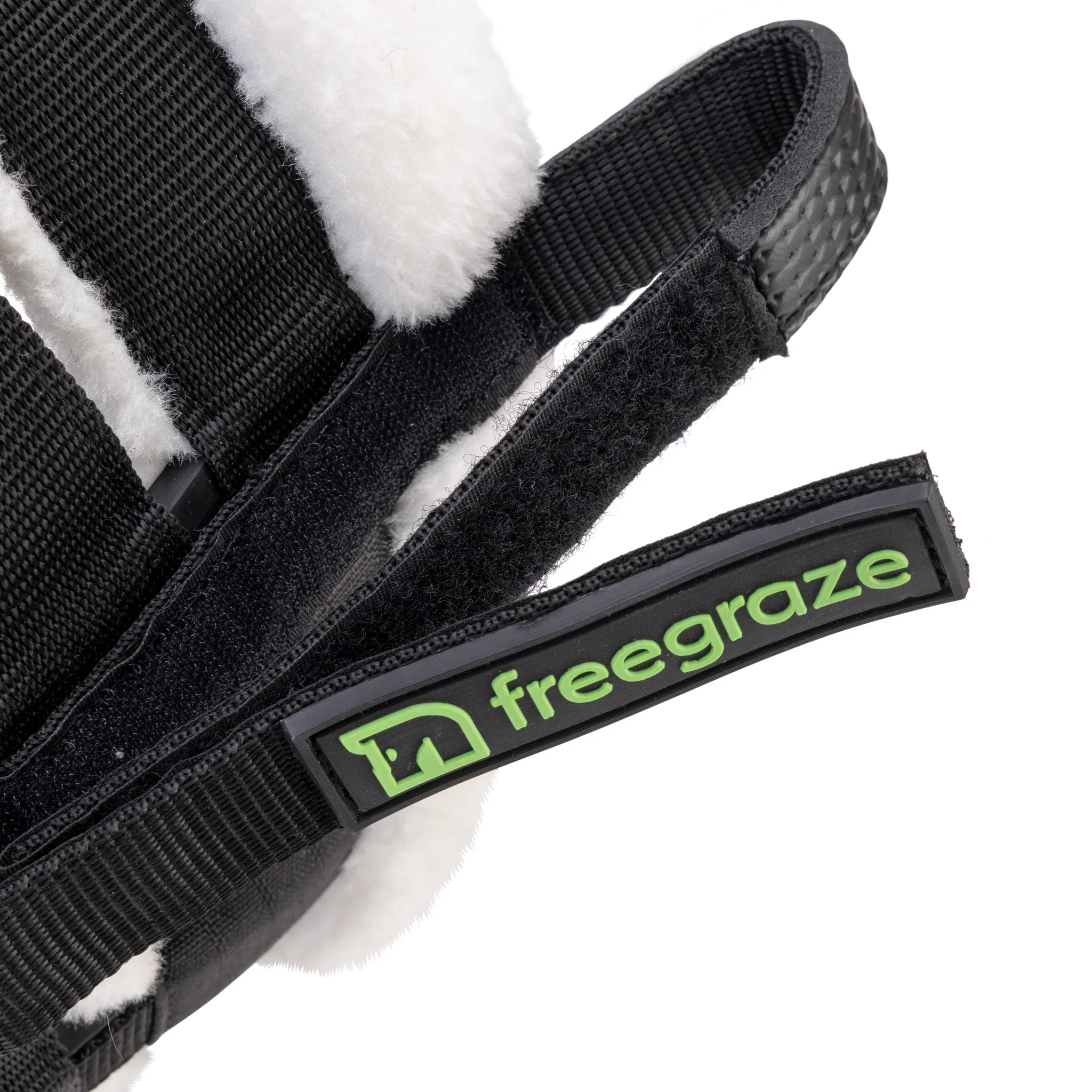 Shires Freegraze Deluxe AirFlow Detachable Grazing Muzzle - Image 9