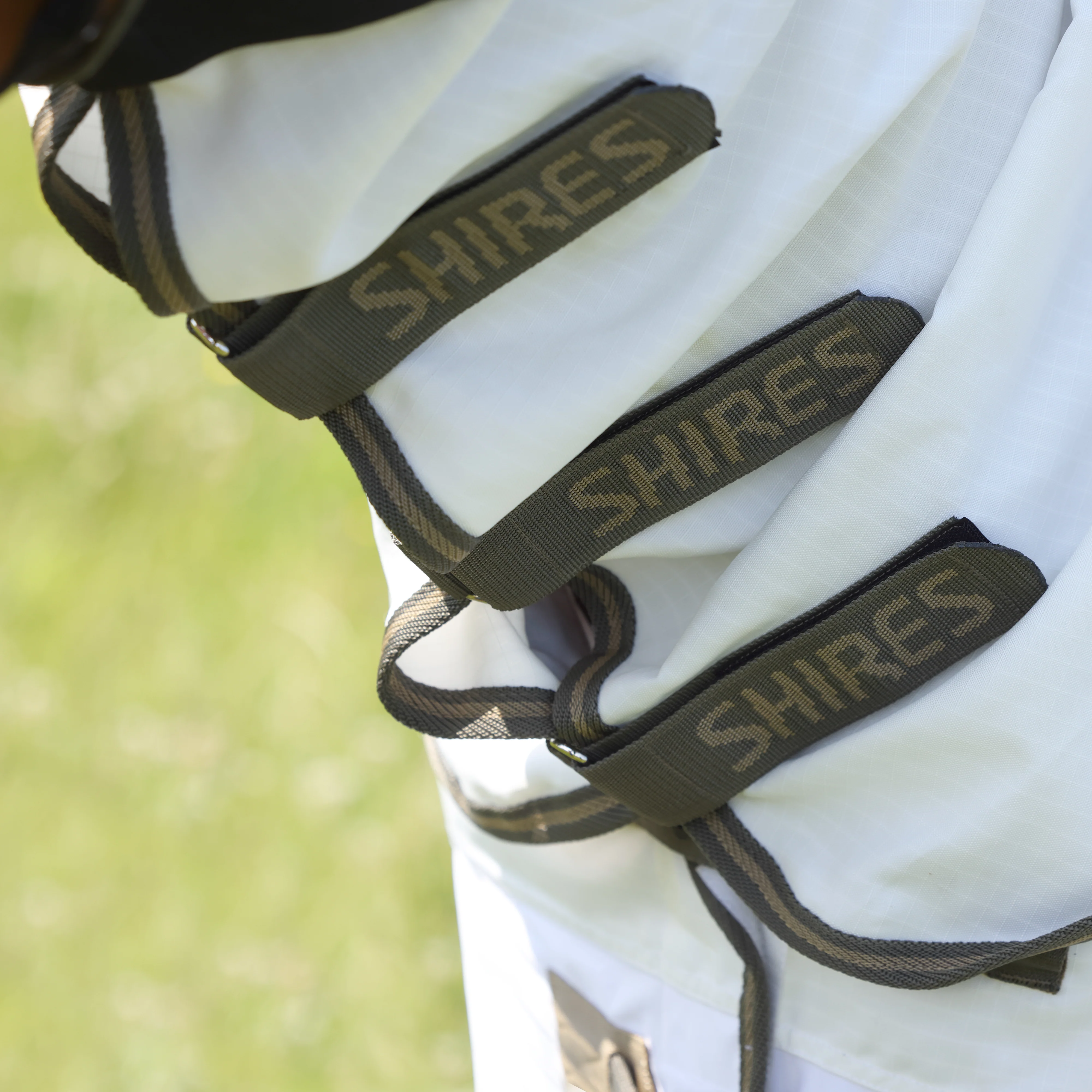 Shires Highlander Plus Sun Shade Fly Combo Rug - Image 3