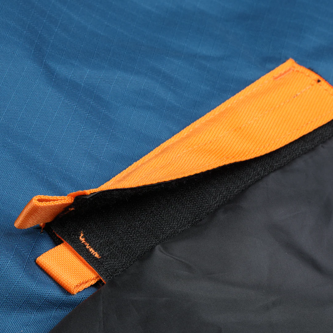 Shires Tempest Original Lite Turnout Rug with Detachable Neck - Image 4
