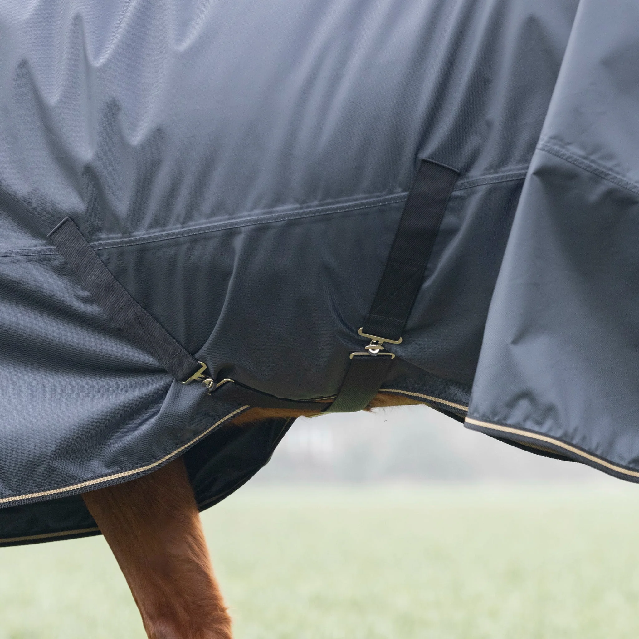 Shires Typhoon 50g Combo Turnout Rug - Image 6