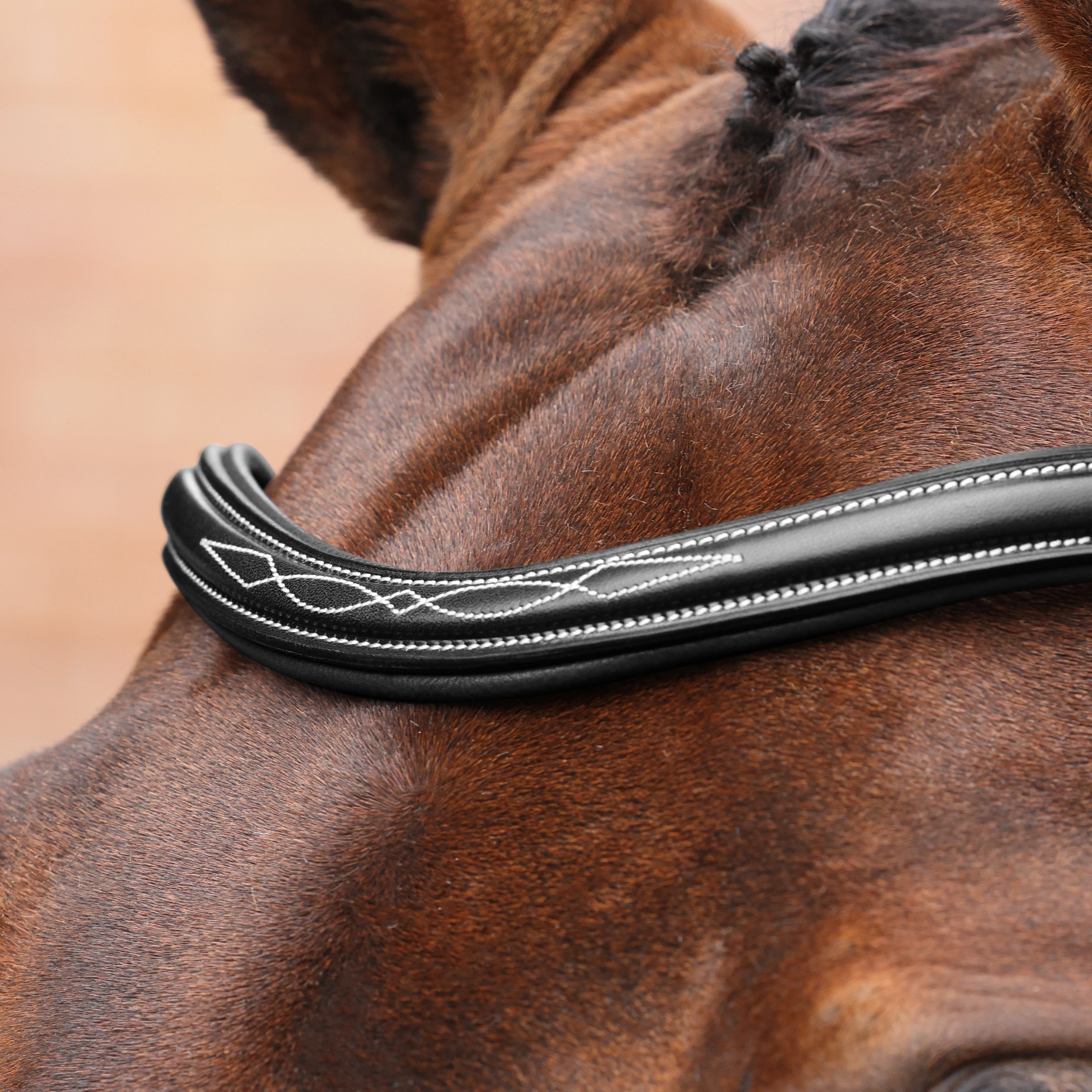 Shires Velociti LUSSO Opus 180M Ergonomic Flash Bridle - Image 3